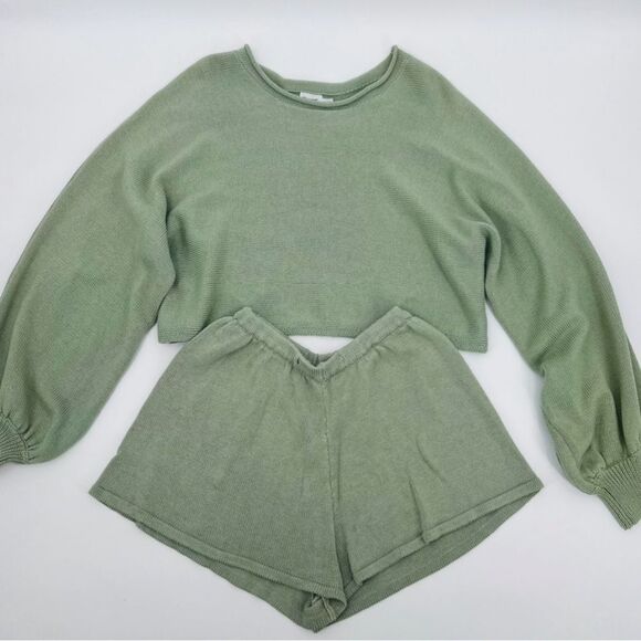 Women's Green Sweater - Picture 4 of 10